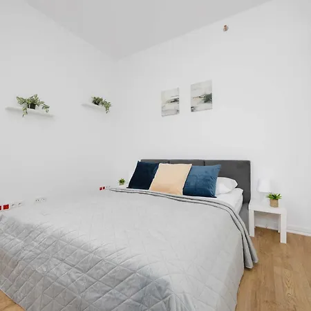 Apartament Kasprzaka Comfy Near Metro Plocka With Ac By Renters Warszawa