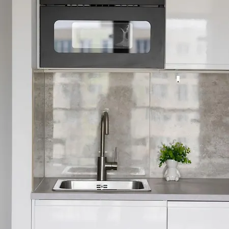 Apartmán Kasprzaka Comfy Near Metro Plocka With Ac By Renters